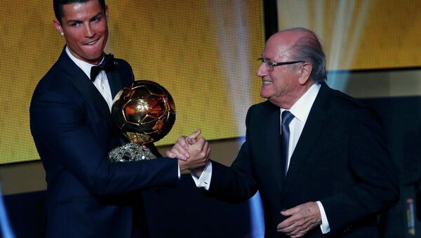 Ronaldo ikinci kez Altın top ödülünü kazandı - Sputnik Türkiye