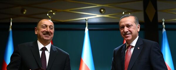 Türkiye Cumhurbaşkanı  Recep Tayyip Erdoğan ve Azerbaycan Cumhurbaşkanı İlham Aliyev - Sputnik Türkiye