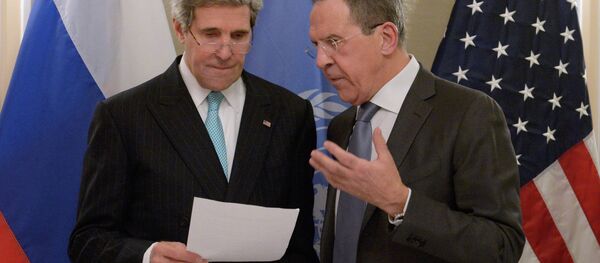 Rusya Dışişleri Bakanı Sergey Lavrov' ve ABD Dışişleri Bakanı John Kerry - Sputnik Türkiye