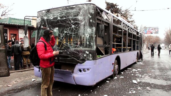 Donetsk'te tramvay durağına saldırı - Sputnik Türkiye