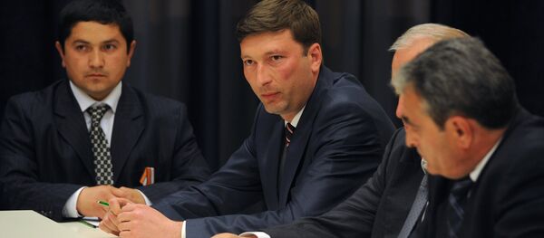 Kırım'ın uluslararası ilişkiler ve sürgün edilen vatandaşlardan sorumlu Devlet Komitesinin Başkanı Zaur Smirnov Kırım'ın uluslararası ilişkiler ve sürgün edilen vatandaşlardan sorumlu Devlet Komitesinin Başkanı Zaur Smirnov - Sputnik Türkiye