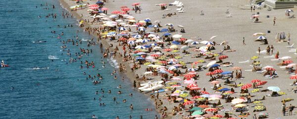 Antalya plaj-turist - Sputnik Türkiye