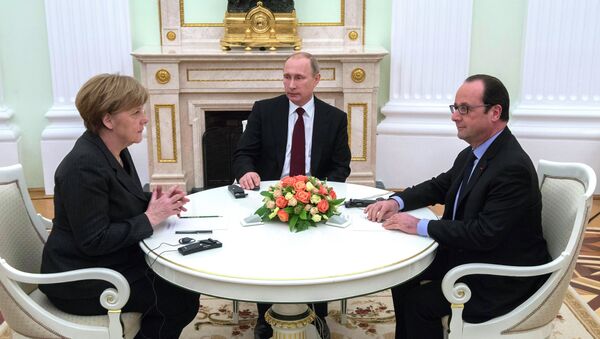 Vladimir Putin  - Angela Merkel - Francois Hollande - Sputnik Türkiye