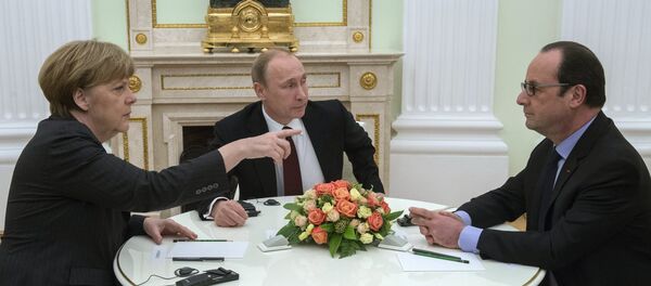 Rusya Devlet Başkanı Vladimir Putin, Almanya Başbakanı Angela Merkel, Fransa Cumhurbaşkanı François Hollande - Sputnik Türkiye