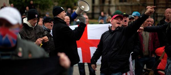 Müslüman karşıtı İngiliz Savunma Ligi - Sputnik Türkiye