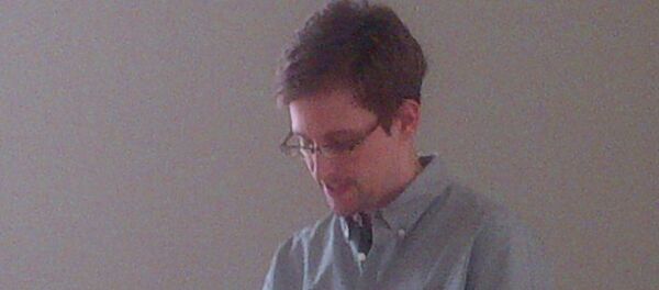 Edward Snowden Edward Snowden - Sputnik Türkiye