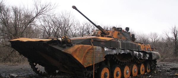 Yakılmış askeri araç - Sputnik Türkiye