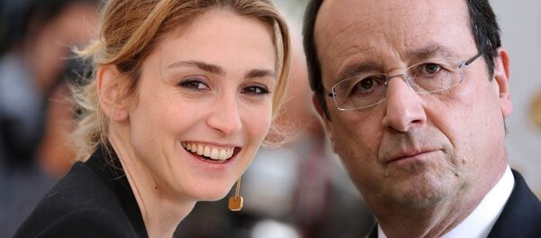 Fransa Cumhurbaşkanı François Hollande ve oyuncu sevgilisi Julie Gayet Fransa Cumhurbaşkanı François Hollande ve oyuncu sevgilisi Julie Gayet - Sputnik Türkiye