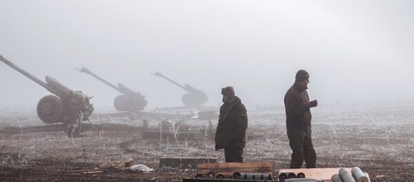 Lugansk, ağır silahların tahliyesine başladı - Sputnik Türkiye