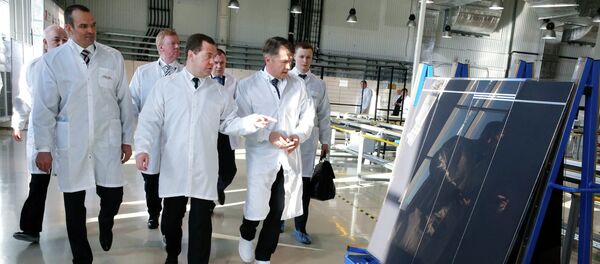 Dmitriy Medvedev Hevel fabrikasında Dmitriy Medvedev Hevel fabrikasında - Sputnik Türkiye