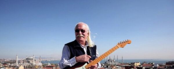 Cahit Berkay - Sputnik Türkiye