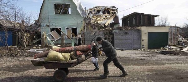 Debaltsevo'da yıkılmış evler - Sputnik Türkiye