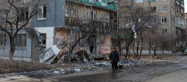 Debaltsevo'da yıkılmış evler - Sputnik Türkiye