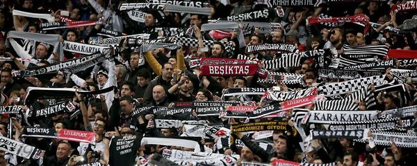 Liverpool karşılaşması, Beşiktaş'ın Avrupa kupalarında evinde en çok seyirci topladığı maç olarak tarihe geçti. - Sputnik Türkiye