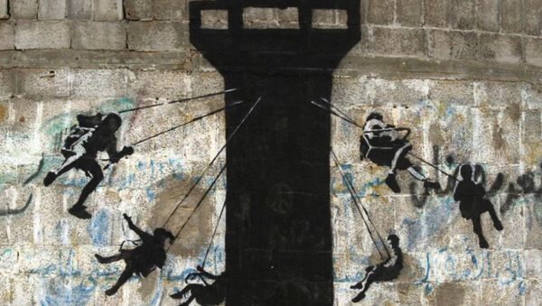 Sokak sanatçısı Banksy'nin Gazze'deki yeni eserleri - Sputnik Türkiye