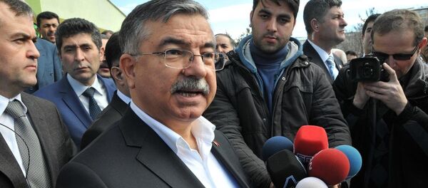 Milli Savunma Bakanı İsmet Yılmaz - Sputnik Türkiye