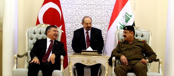 Milli Savunma Bakanı İsmet Yılmaz - Sputnik Türkiye