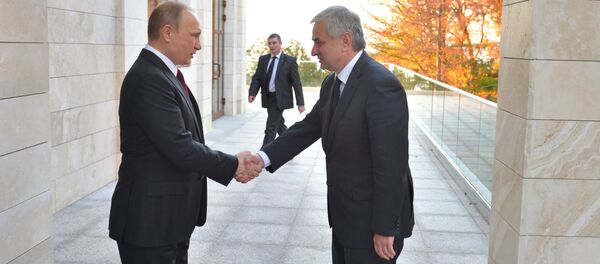 Rusya Devlet Başkanı Vladimir Putin ile Abhazya Cumhuriyeti Cumhurbaşkanı Raul Hacimba - Sputnik Türkiye