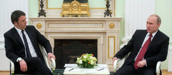 Vladimir Putin ve Matteo Renzi - Sputnik Türkiye