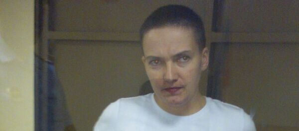 Ukraynalı kadın pilot ve milletvkili Nadejda Savçenko Ukraynalı kadın pilot ve milletvkili Nadejda Savçenko - Sputnik Türkiye