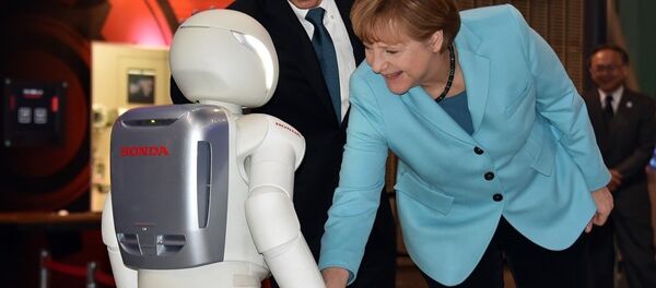 Almanya Başbakanı Angela Merkel- Asimo - Sputnik Türkiye