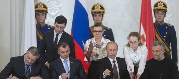 Referandumdan iki gün sonra Rusya ile Kırım'ın yeniden birleşmelerini öngören bir anlaşma imzalandı. - Sputnik Türkiye