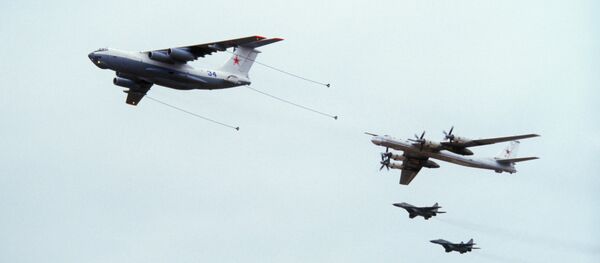 İl 78, Tu 95 ve Mig 29 - Sputnik Türkiye