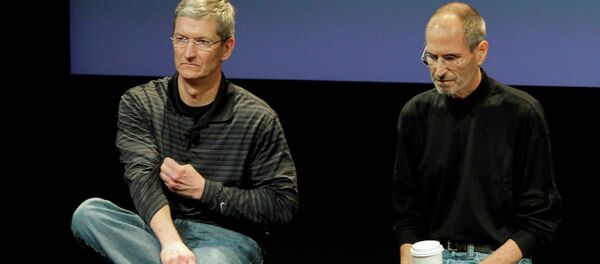 Steve Jobs ve Tim Cook - Sputnik Türkiye