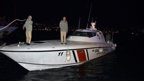 Kaçak göçmenleri taşıyan tekne - Sputnik Türkiye
