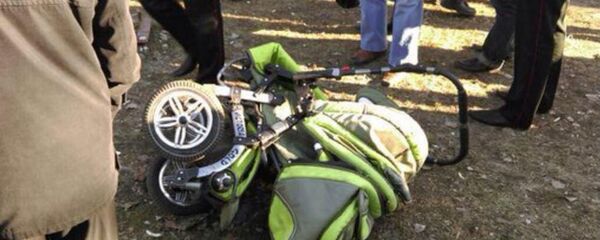 Ukrayna ordusuna ait tank Konstantinovka'da anne ile çocuğunu ezdi. - Sputnik Türkiye