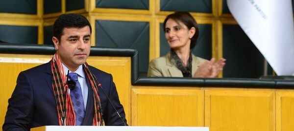 HDP Eşbaşkanı Selahattin Demirtaş - Sputnik Türkiye