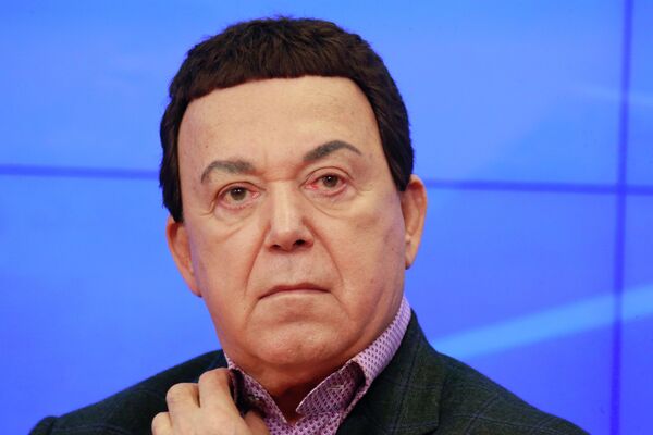 Rus milletvekili ve ses sanatçısı İosif Kobzon, Almanya'da sağlık hizmetlerinden yararlanamıyor.  - Sputnik Türkiye
