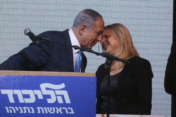 İsrail Başbakanı Benyamin Netanyahu ve  eşi Sara Netanyahu - Sputnik Türkiye