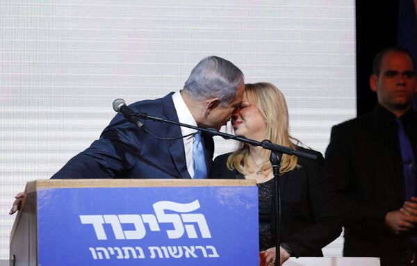 İsrail Başbakanı Benyamin Netanyahu ve  eşi Sara Netanyahu - Sputnik Türkiye