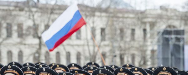 Sivastopol’de düzenlenen resmi geçitte Karadeniz Filosu denizcileri - Sputnik Türkiye