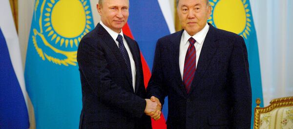 Rusya Devlet Başkanı Vladimir Putin-Kazak mevkidaşı Nursultan Nazarbayev - Sputnik Türkiye