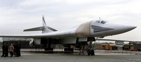 Rus Tu-160 stratejik bombardıman uçağı - Sputnik Türkiye