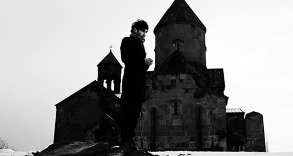 Ödüllü caz piyanisti Tigran Hamasyan, geleneksel Ermeni müziğini yorumladığı özel projesiyle festivale konuk olacak. Ödüllü caz piyanisti Tigran Hamasyan, geleneksel Ermeni müziğini yorumladığı özel projesiyle festivale konuk olacak. - Sputnik Türkiye