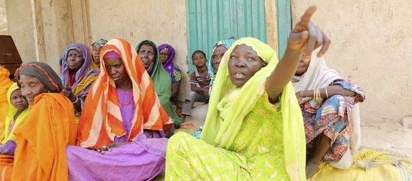 Boko Haram'ın saldırısından kurtulan kadınlar - Sputnik Türkiye