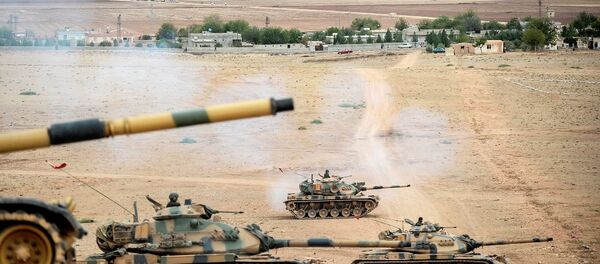 Suriye sınırında Türk tankları Suriye sınırında Türk tankları - Sputnik Türkiye