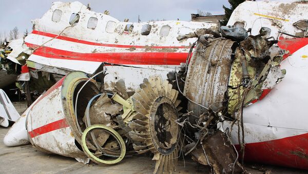 2010 yılında düşen Polonya Cumhurbaşkanı Kaczysnki'nin de içinde bulunduğu uçak - Sputnik Türkiye