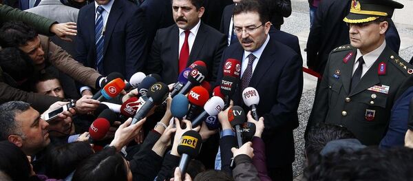 İstanbul Emniyet Müdürü Selami Altınok adliye önünde basın mensuplarına açıklama yaptı. İstanbul Emniyet Müdürü Selami Altınok adliye önünde basın mensuplarına açıklama yaptı. - Sputnik Türkiye