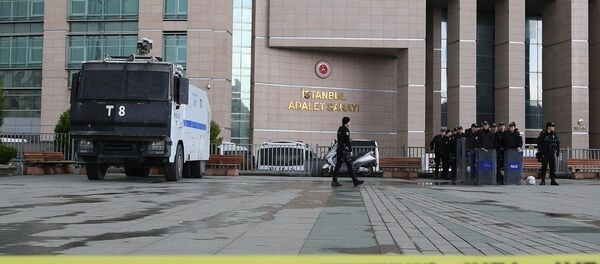 Berkin Elvan soruşturmasını yürüten savcı adliyede rehin alındı - Sputnik Türkiye