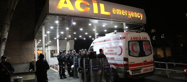 İstanbul İl Sağlık Müdürü, Savcı Kiraz'ın hastaneye getirildiğinde solunumunun olmadığını ve kalbinin durduğunu, bir saatlik çabaya rağmen hayata döndürülemediğini belirtti. - Sputnik Türkiye