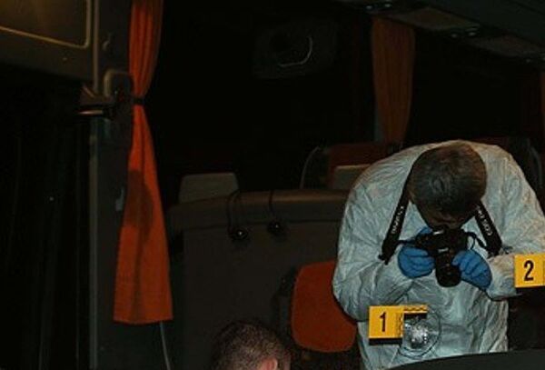 Olay yeri inceleme ekiplerinin, otobüsteki araştırmaları yaklaşık 4 saat sürdü. - Sputnik Türkiye