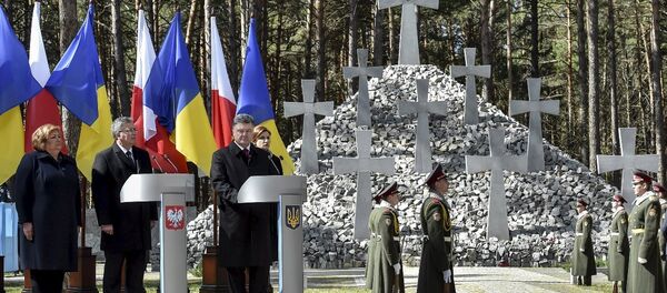 Ukrayna Devlet Başkanı Pyotr Poroşenko- eşi Maryna Poroşenko- Polonya Cumhurbaşkanı Bronislaw Komorowski - Sputnik Türkiye