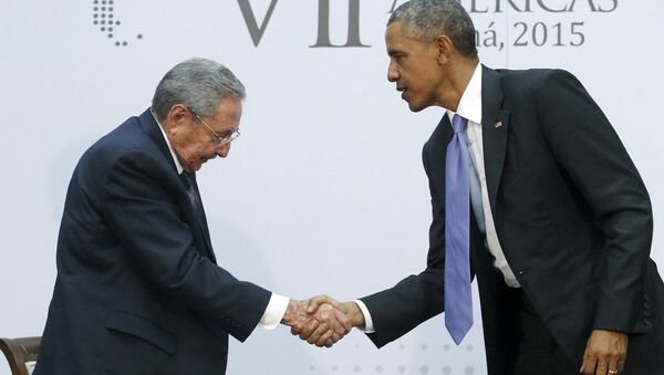 ABD Başkanı Barack Obama ve Küba Devlet Başkanı Raul Castro - Sputnik Türkiye