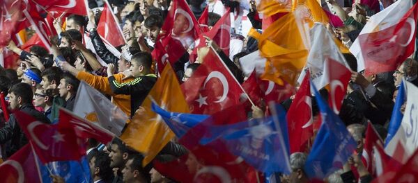 AK Parti Seçim Beyannamesi ve Aday Tanıtım Toplantısı, Ankara Arena Spor Salonu'nda yapıldı. Toplantıya çok sayıda partili katıldı. - Sputnik Türkiye