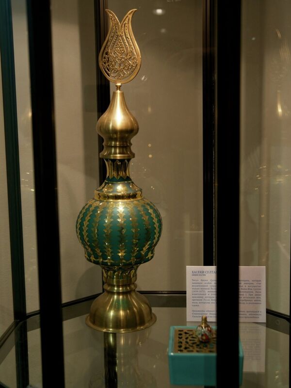 Gülsen Soysal: İstanbul ve Moskova'nın  benzerlikleri, bizi sergi açma fikrine yöneltti - Sputnik Türkiye