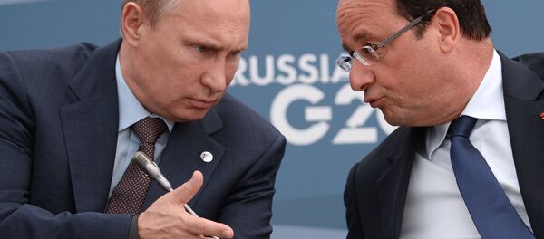 Rusya Devlet Başkanı Vladimir Putin ve Fransa Cumhurbaşkanı François Hollande - Sputnik Türkiye